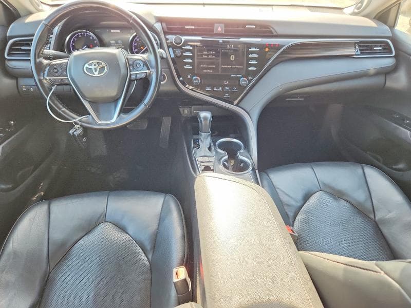 2020 TOYOTA CAMRY XLE 8