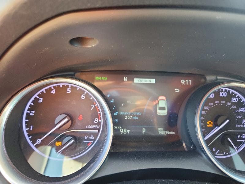 2020 TOYOTA CAMRY XLE 9