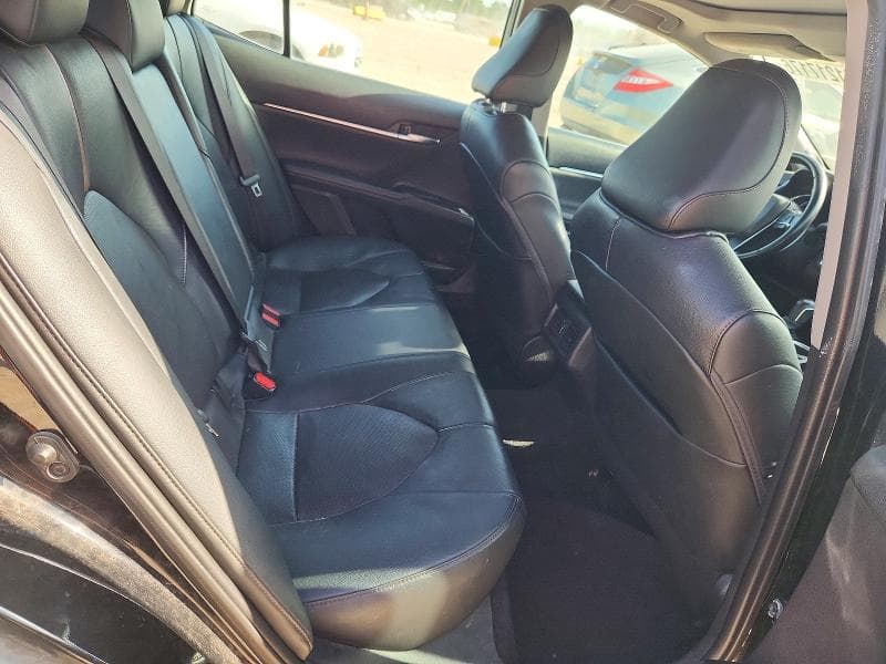 2020 TOYOTA CAMRY XLE 10
