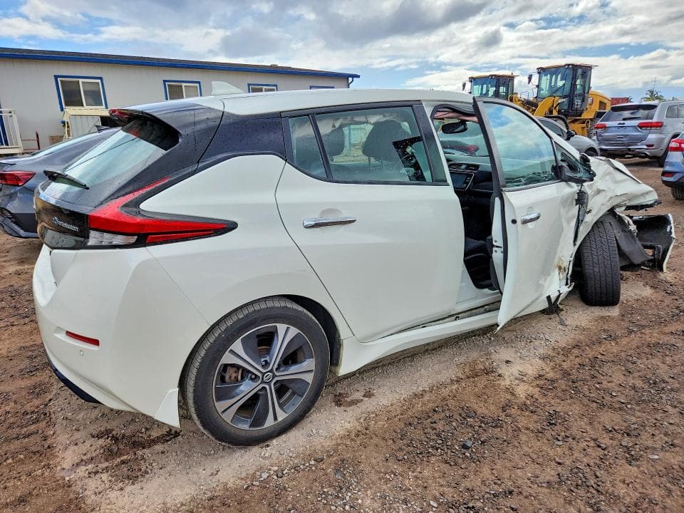 2021 NISSAN LEAF SV 3