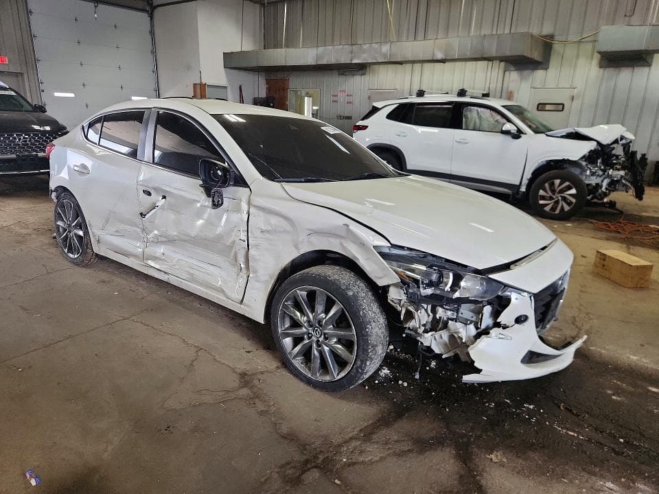 2018 MAZDA 3 TOURING 4