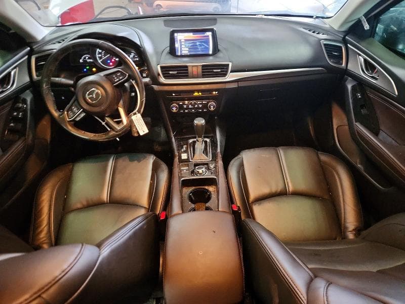 2018 MAZDA 3 TOURING 8