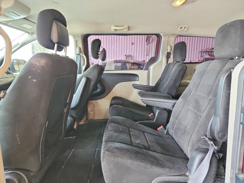 2016 DODGE GRAND CARAVAN SE 11