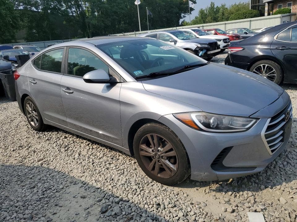 2017 HYUNDAI ELANTRA SE 4