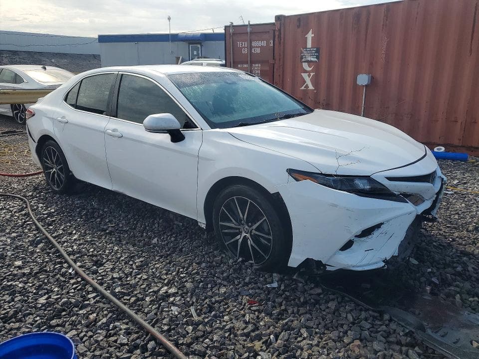 2023 TOYOTA CAMRY SE 4