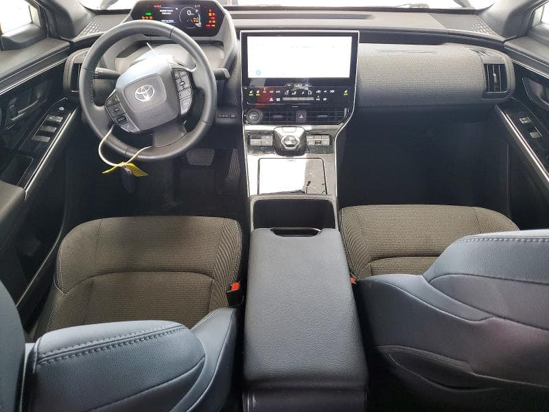 2024 TOYOTA BZ4X XLE 8