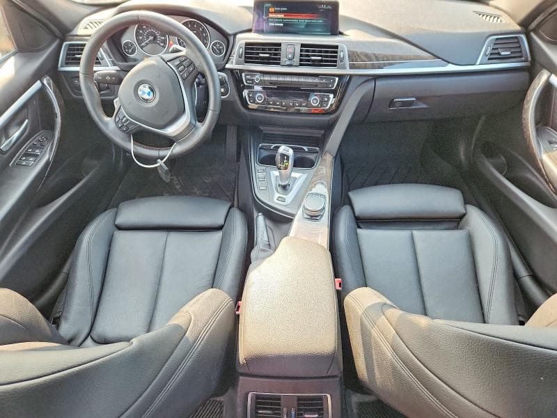 2017 BMW 3 8