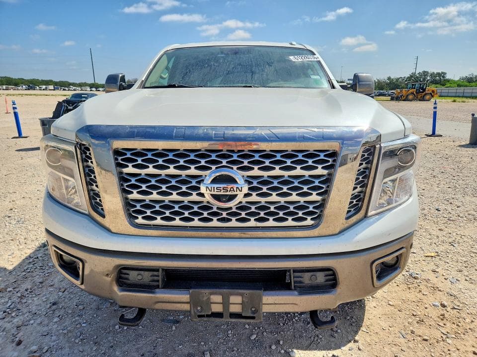 2017 NISSAN TITAN XD PLATINUM RESERVE 5