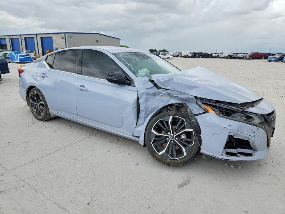 2023 NISSAN ALTIMA SR 4