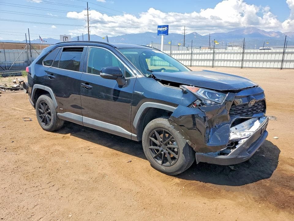 2021 TOYOTA RAV4 XLE 4
