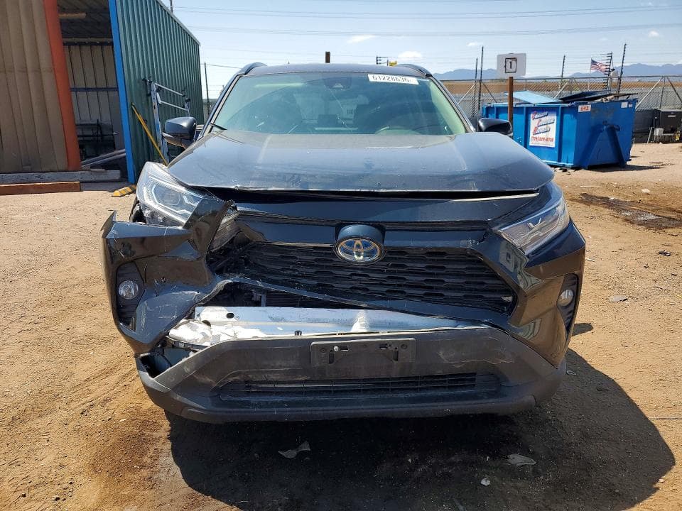 2021 TOYOTA RAV4 XLE 5
