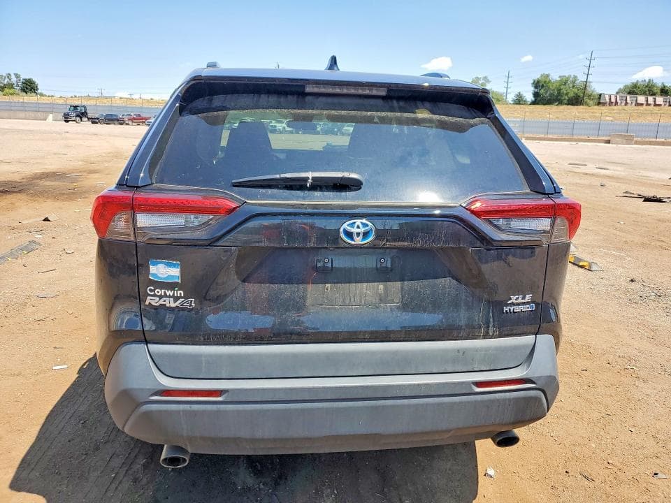 2021 TOYOTA RAV4 XLE 6