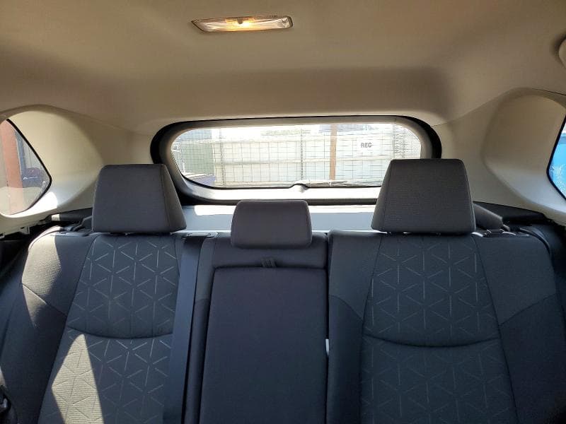 2021 TOYOTA RAV4 XLE 10