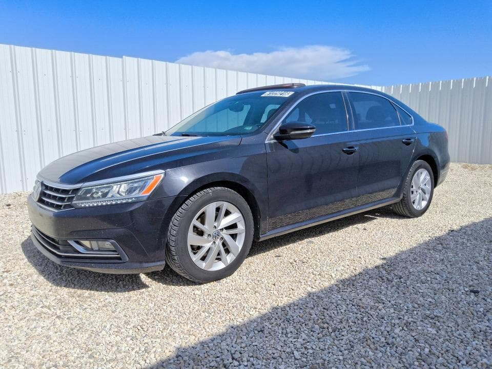 2018 VOLKSWAGEN PASSAT SE - 1