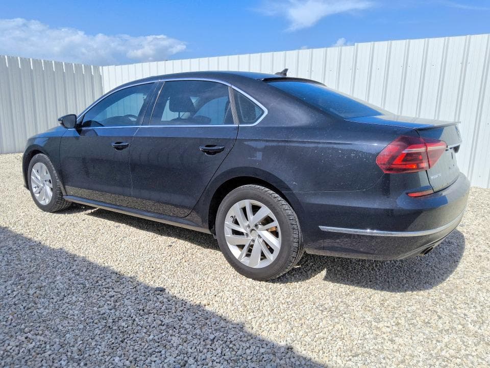 2018 VOLKSWAGEN PASSAT SE 2