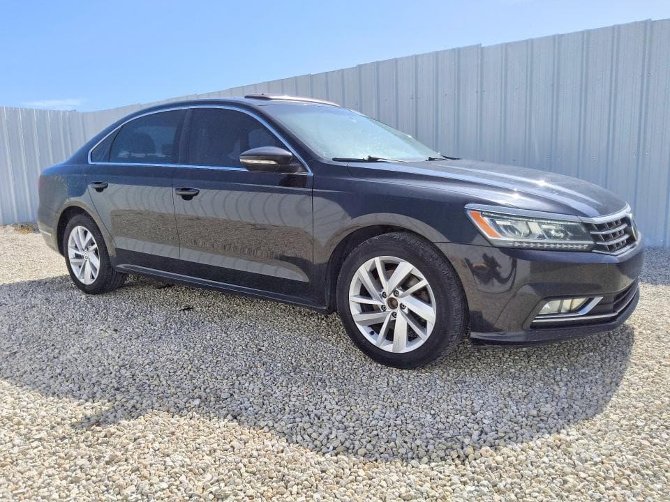 2018 VOLKSWAGEN PASSAT SE 4