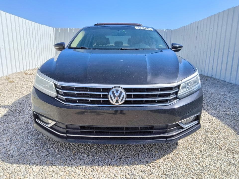 2018 VOLKSWAGEN PASSAT SE 5