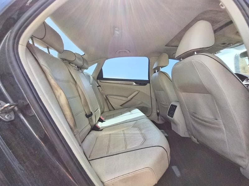 2018 VOLKSWAGEN PASSAT SE 10