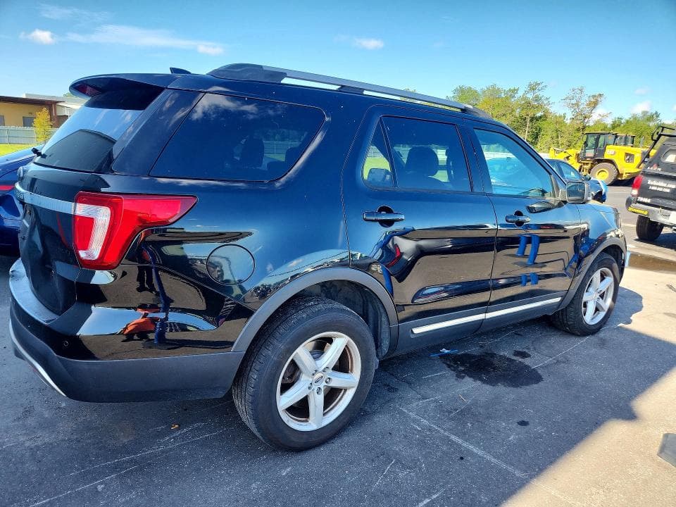 2017 FORD EXPLORER XLT 3