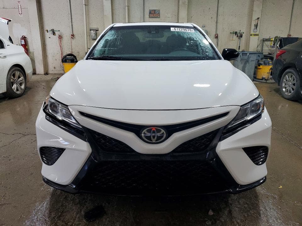 2019 TOYOTA CAMRY SE 5