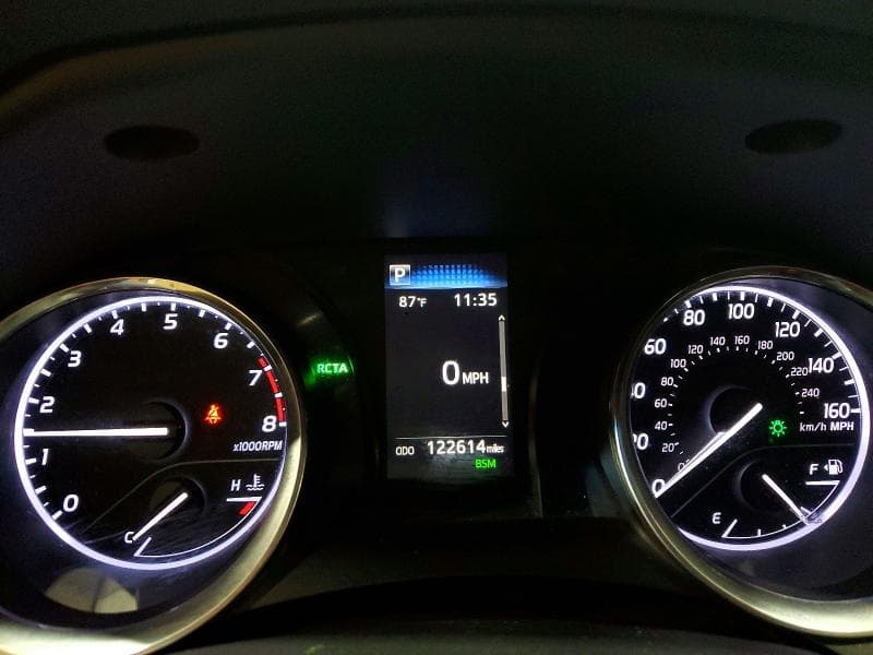 2019 TOYOTA CAMRY SE 9