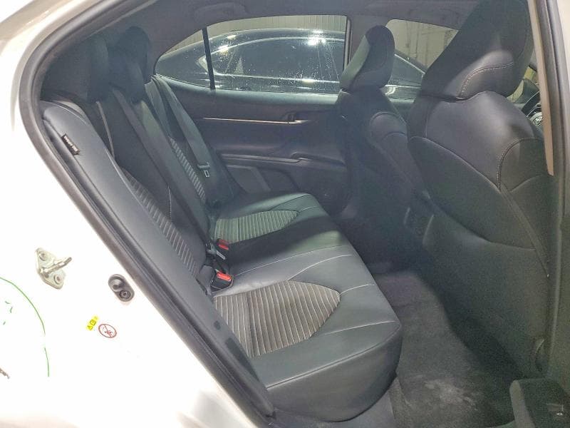 2019 TOYOTA CAMRY SE 10