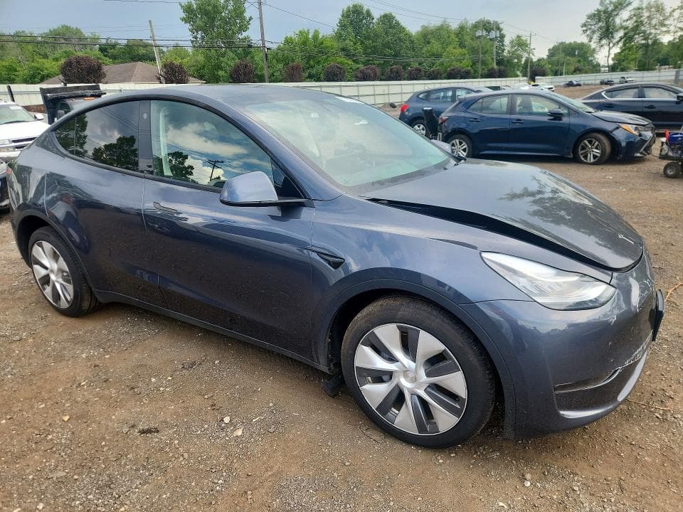 2023 TESLA MODEL Y 4