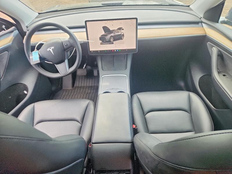 2023 TESLA MODEL Y 8