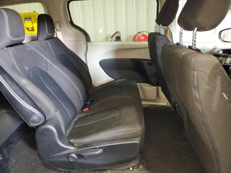 2021 CHRYSLER VOYAGER L 11