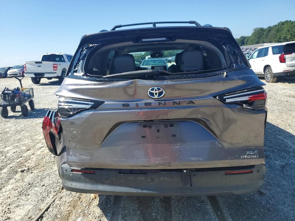 2021 TOYOTA SIENNA XLE 6