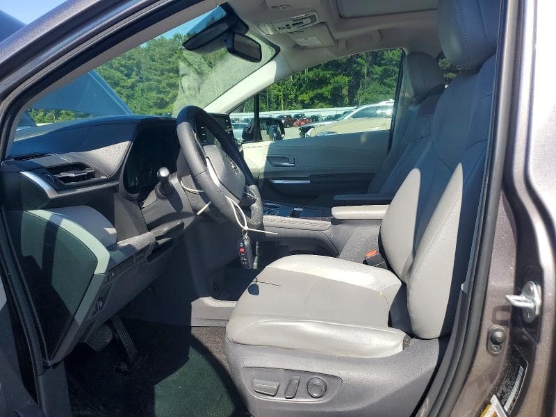 2021 TOYOTA SIENNA XLE 7