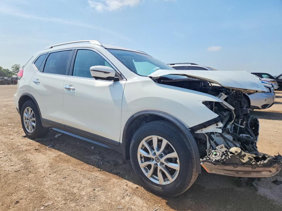 2017 NISSAN ROGUE SV 4