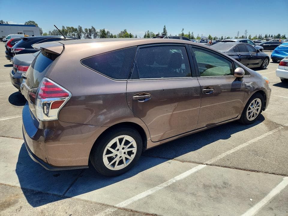 2017 TOYOTA PRIUS V FOUR 3
