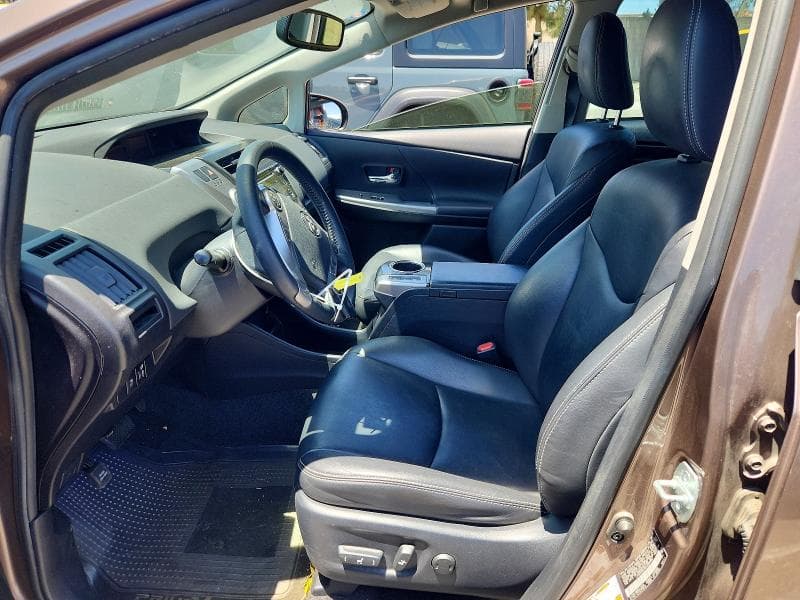 2017 TOYOTA PRIUS V FOUR 7