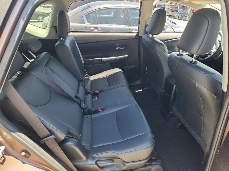 2017 TOYOTA PRIUS V FOUR 10
