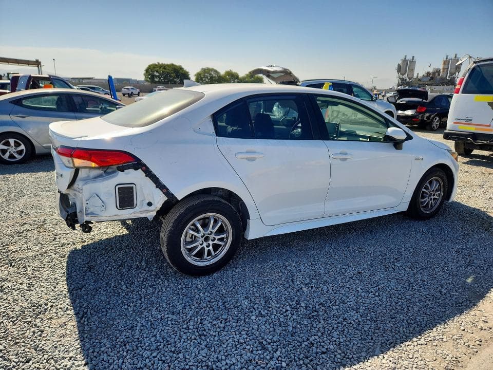 2021 TOYOTA COROLLA LE 3