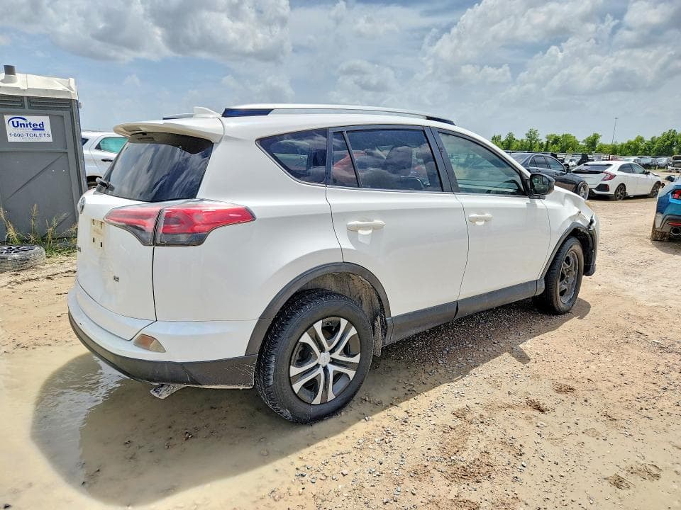 2018 TOYOTA RAV4 LE 3