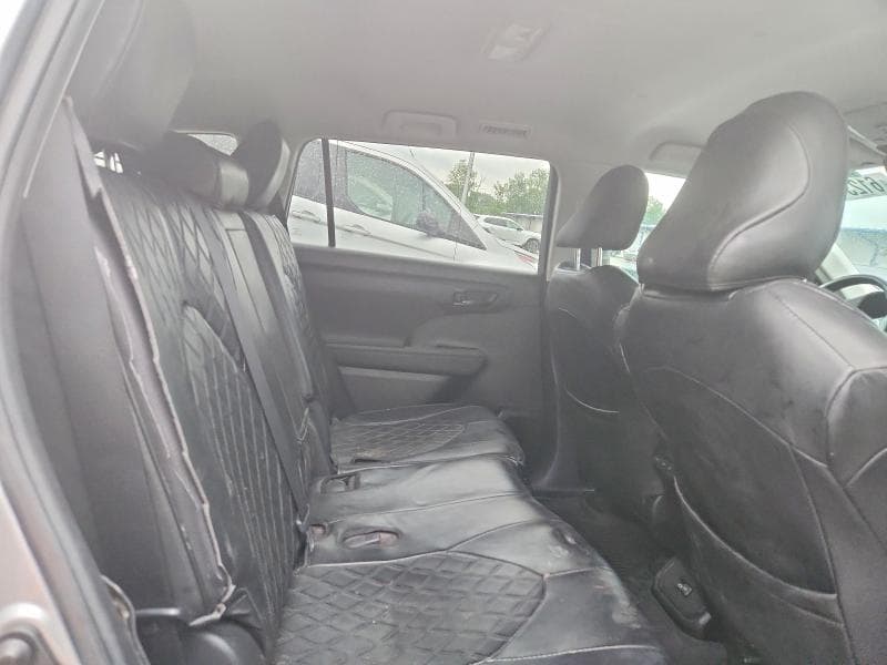 2023 TOYOTA HIGHLANDER HYBRID LE 11