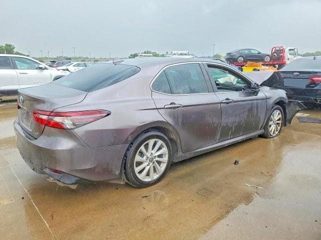 2022 TOYOTA CAMRY LE 3