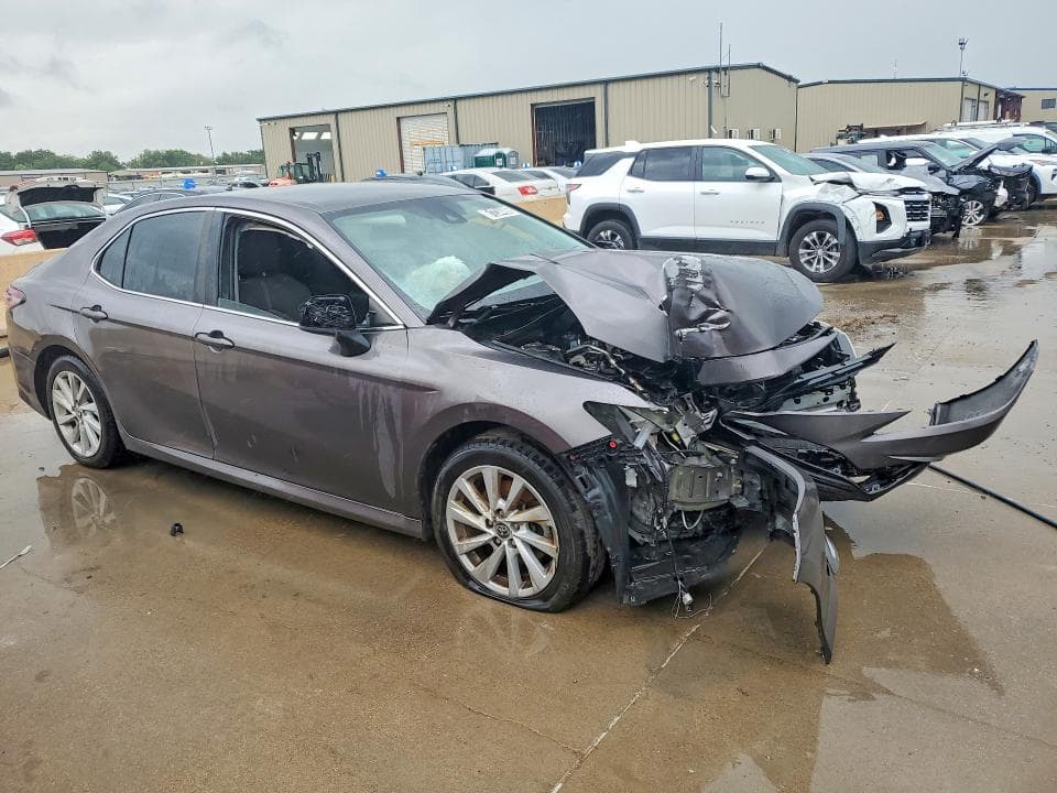 2022 TOYOTA CAMRY LE 4