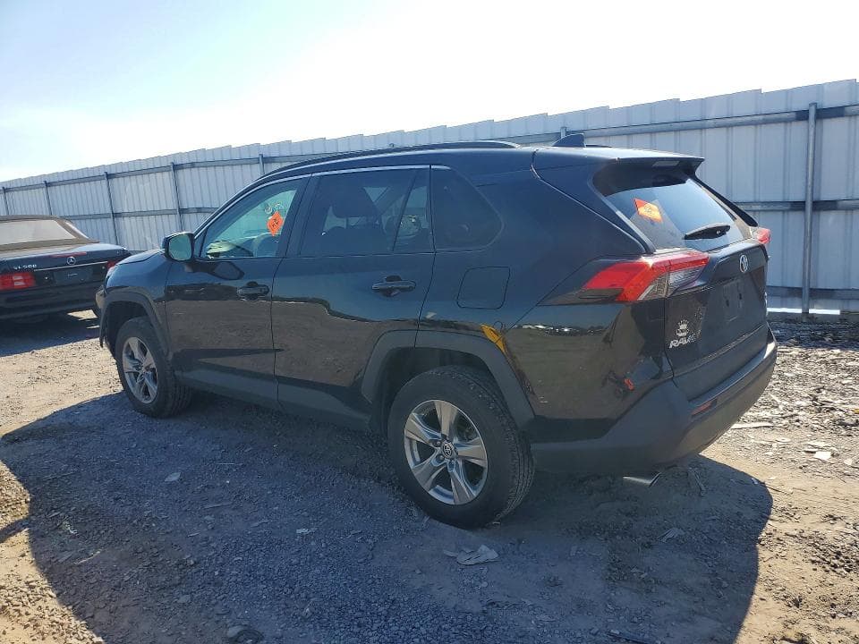 2024 TOYOTA RAV4 XLE 2