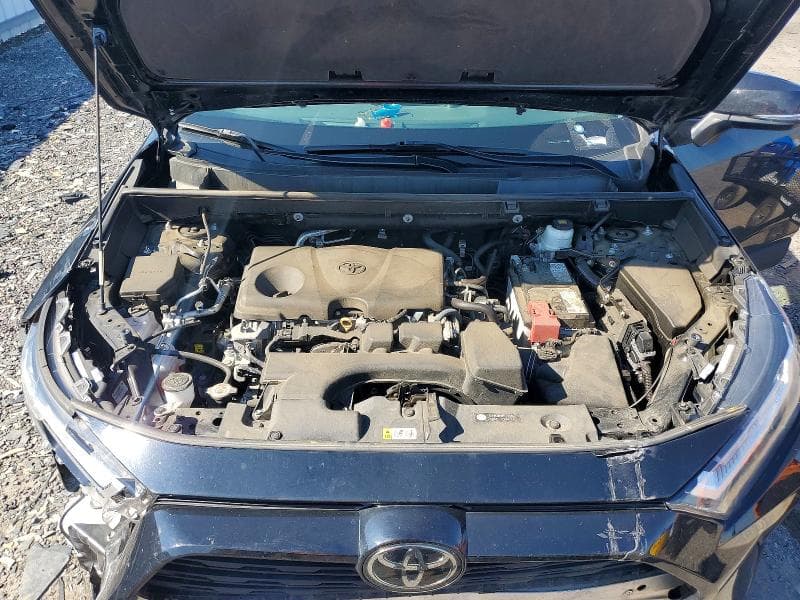 2024 TOYOTA RAV4 XLE 12
