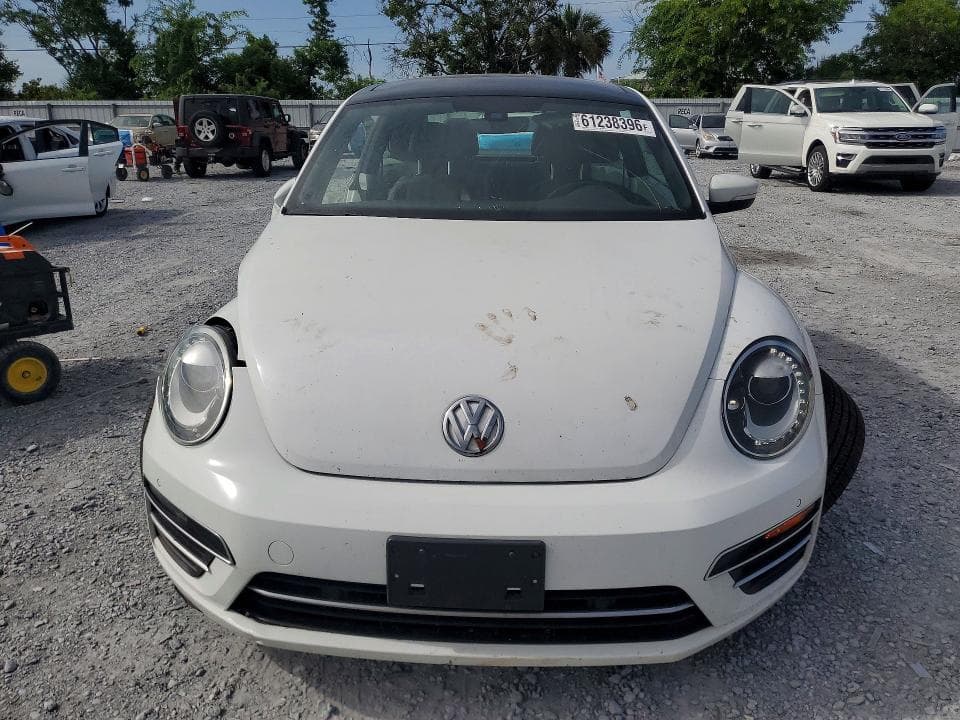2017 VOLKSWAGEN BEETLE SE 5