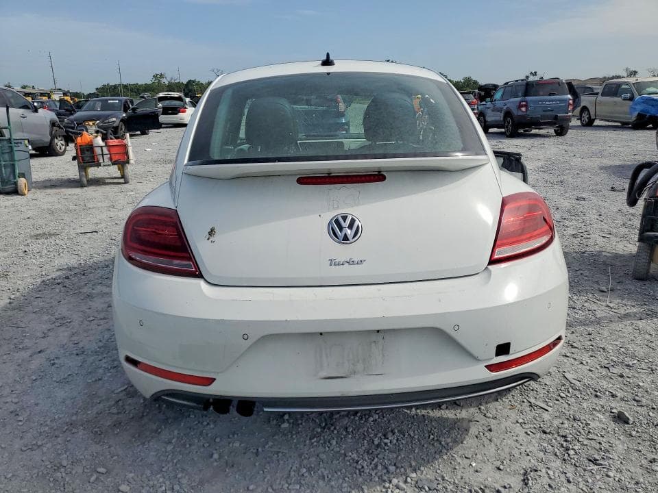 2017 VOLKSWAGEN BEETLE SE 6