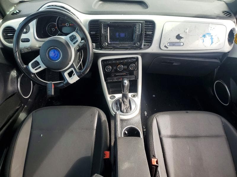 2017 VOLKSWAGEN BEETLE SE 8