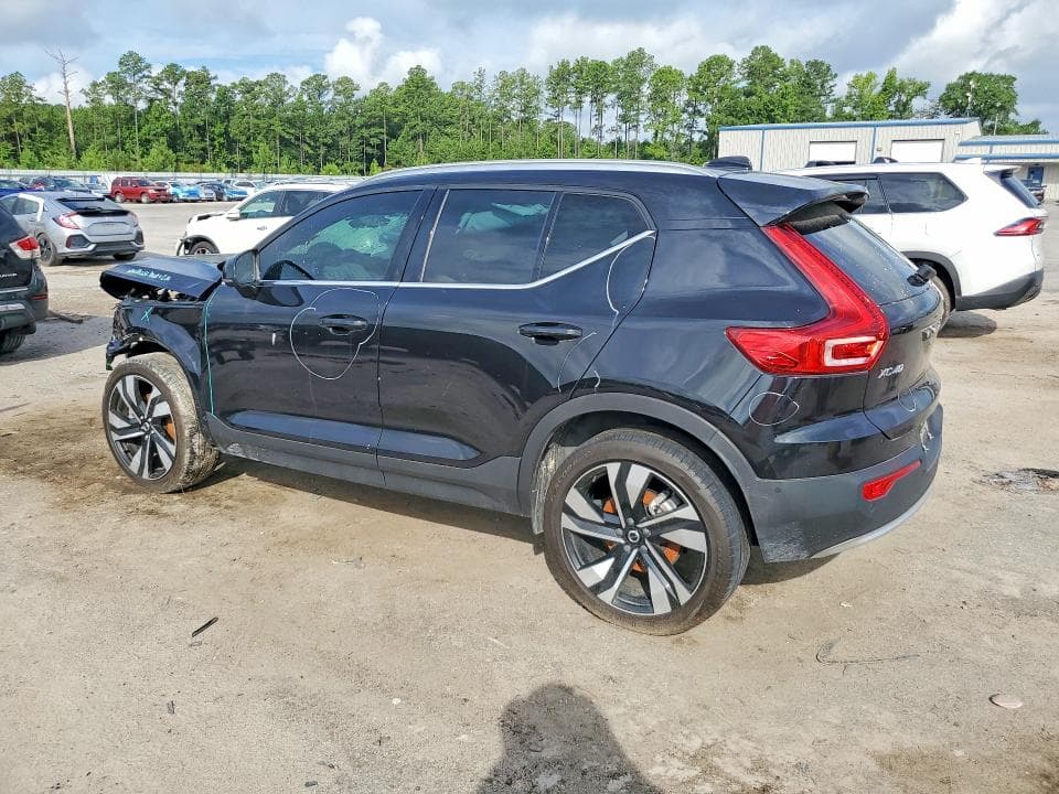2025 VOLVO XC40 PLUS PLUS 2