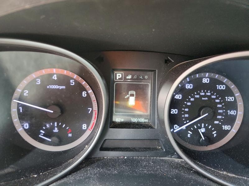 2018 HYUNDAI SANTA FE SE 9