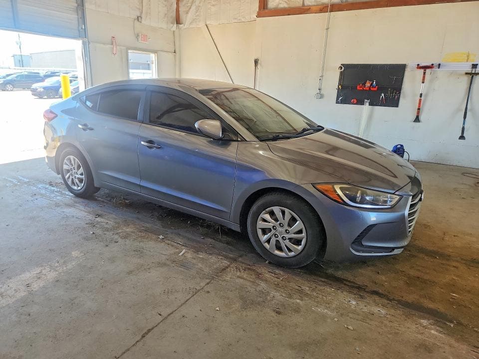 2018 HYUNDAI ELANTRA SE SE 4