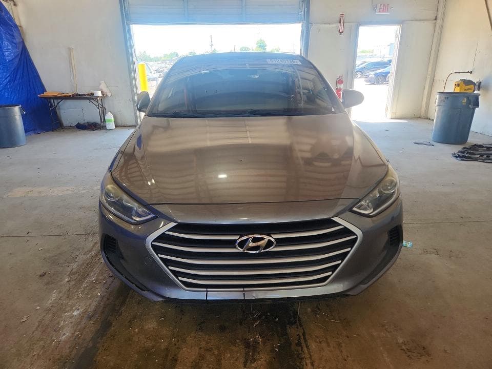 2018 HYUNDAI ELANTRA SE SE 5