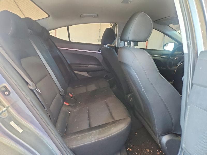 2018 HYUNDAI ELANTRA SE SE 10